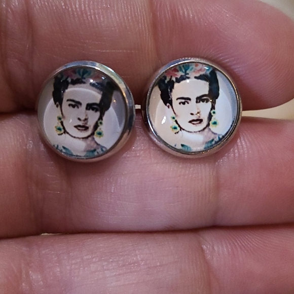 Petite Glass Costume Earrings Frida Kahlo Birds - Picture 5 of 7